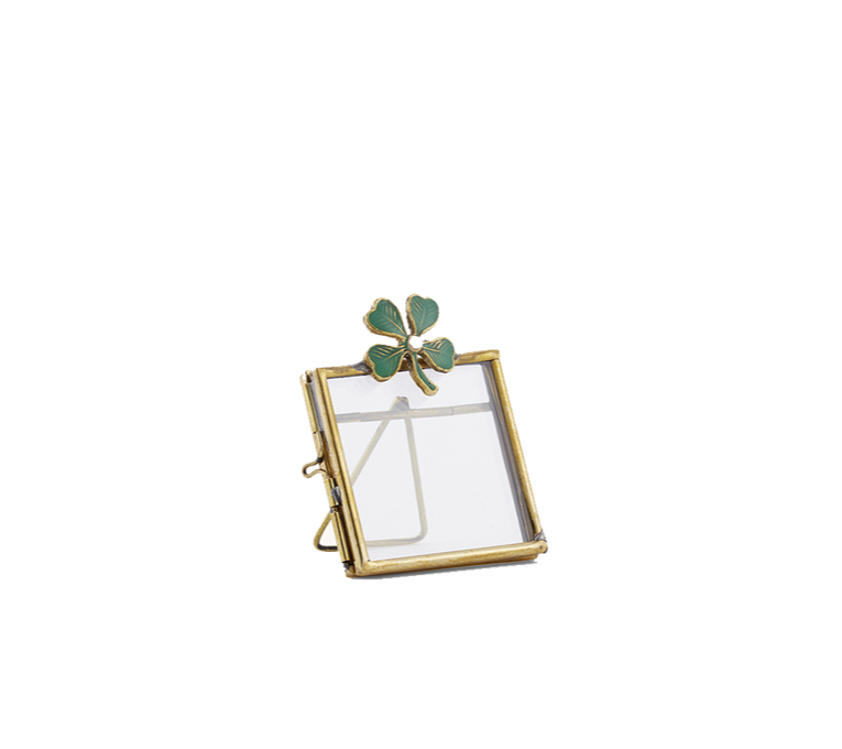LUCKY CLOVER