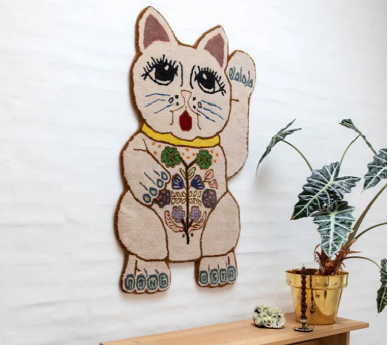 LUCKY CAT